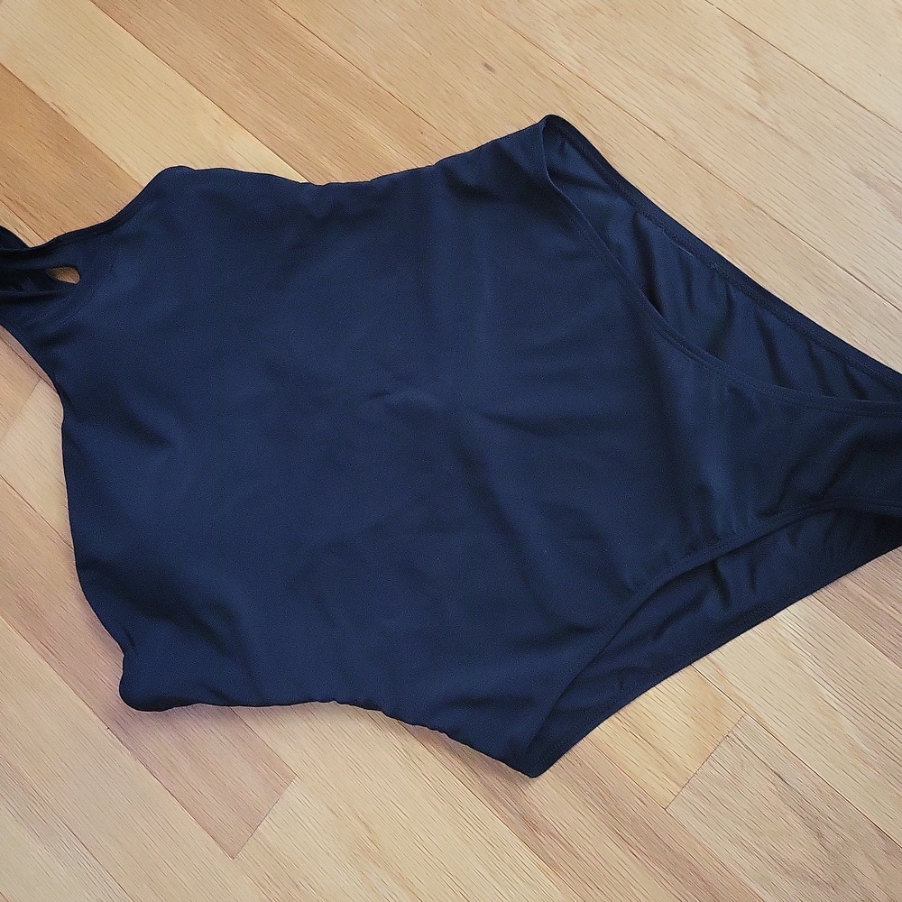 Elegant Black One-Shoulder Swimsuit Brand NEW - Picture 7 of 11